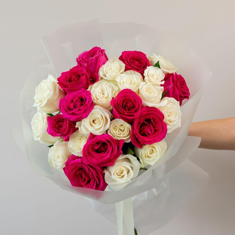 Classic 25 Mix White and Hot Pink Roses