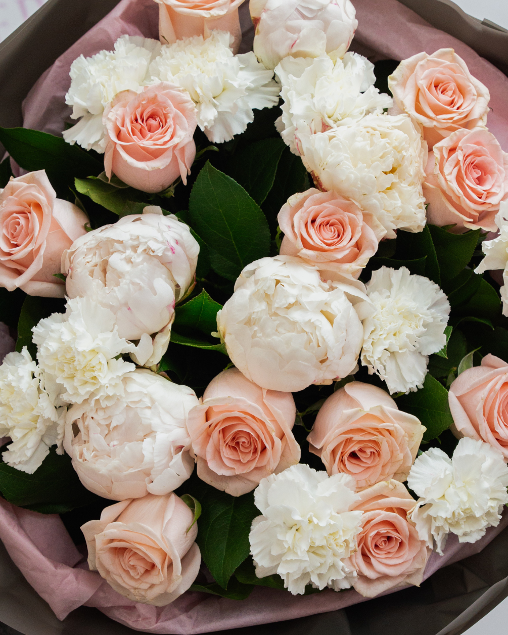 SOFT BREEZE FLOWER BOUQUET