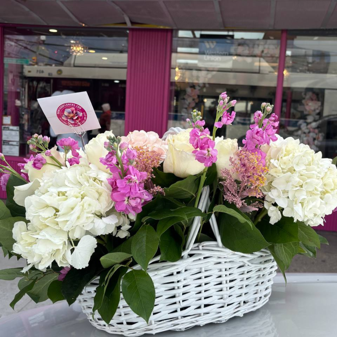 Fleur de Lune Flower Basket