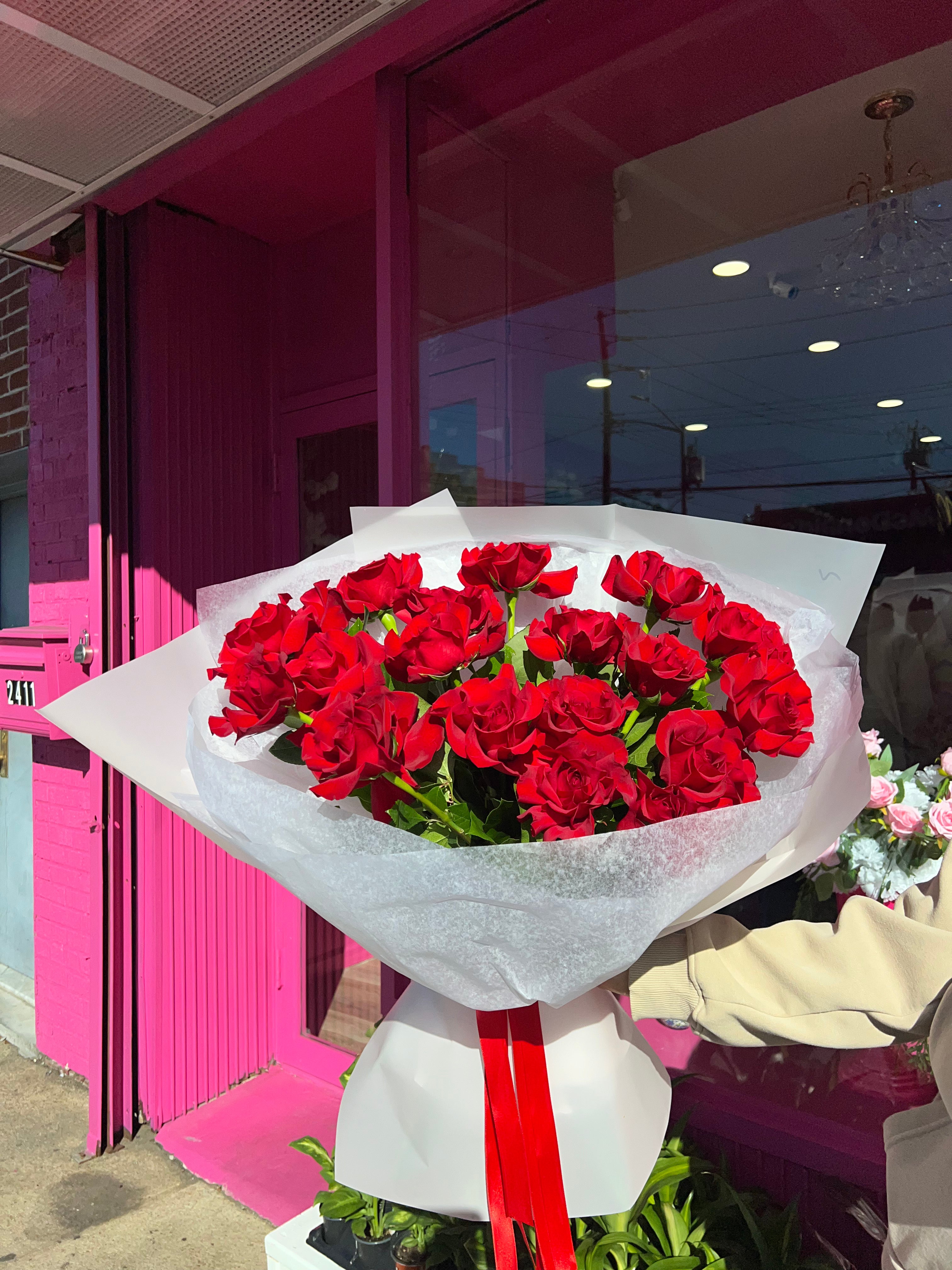 25 DELUXE FRENCH RED ROSES BOUQUET OH MY GOD FLOWERS