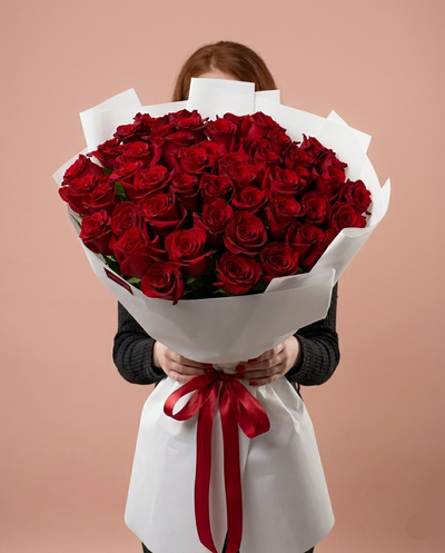51 DELUXE RED ROSES