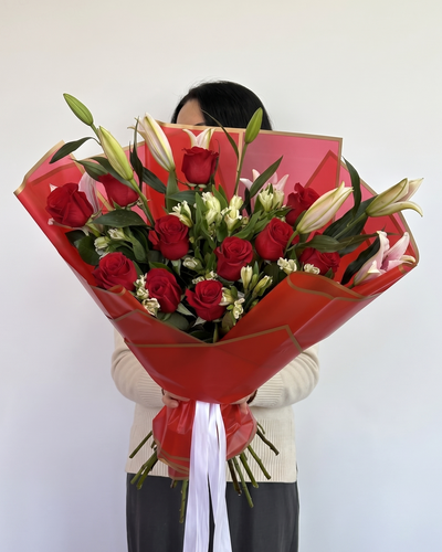ECLIPSE OF BEAUTY BOUQUET