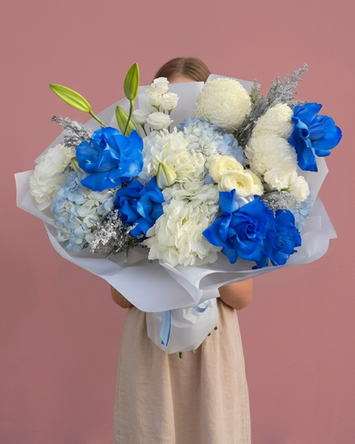 WINTER SKY FLOWER BOUQUET