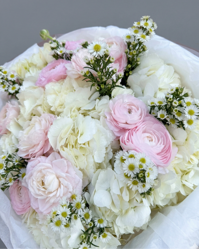 Blush Cirrus Flower Bouquet