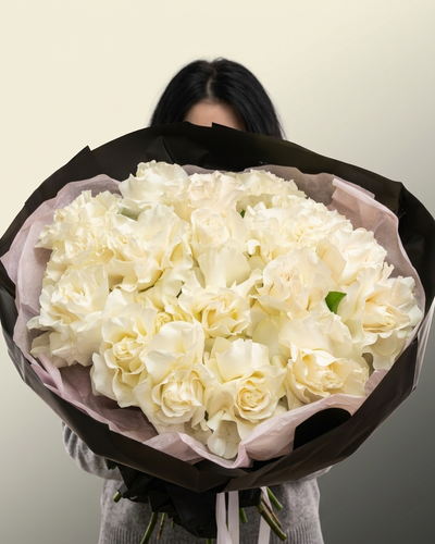 SNOWFALL ELEGANCE FLOWER BOUQUET