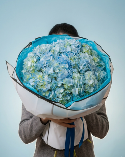 OCEAN BLOOM FLOWER BOUQUET