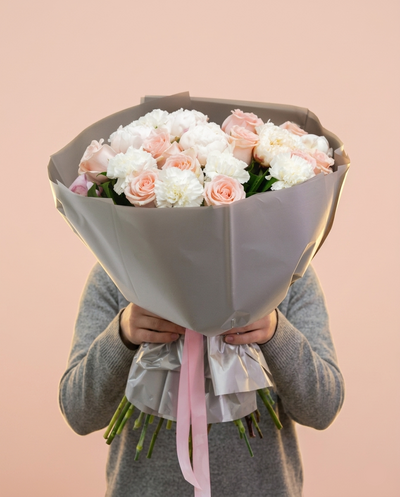 SOFT BREEZE FLOWER BOUQUET