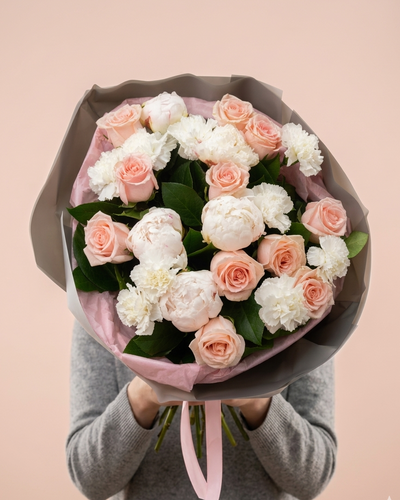 SOFT BREEZE FLOWER BOUQUET